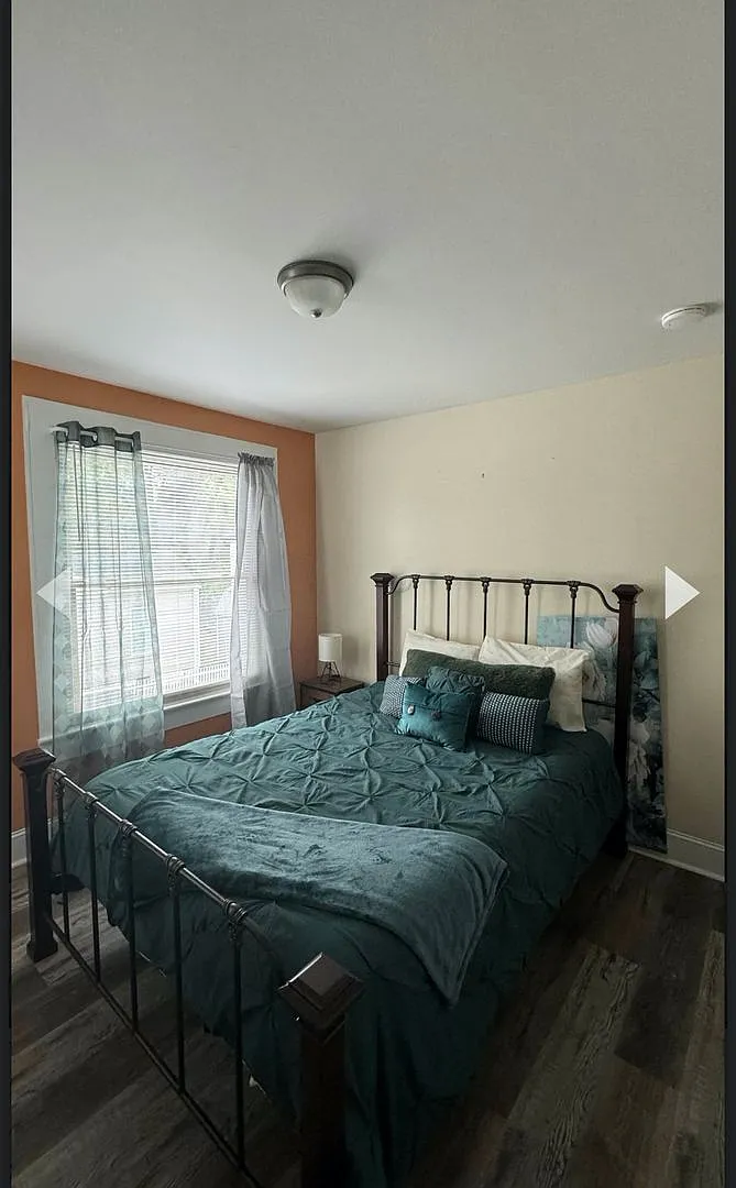 Room in 2 Bedroom Home at Kerr St NW — Photo 3