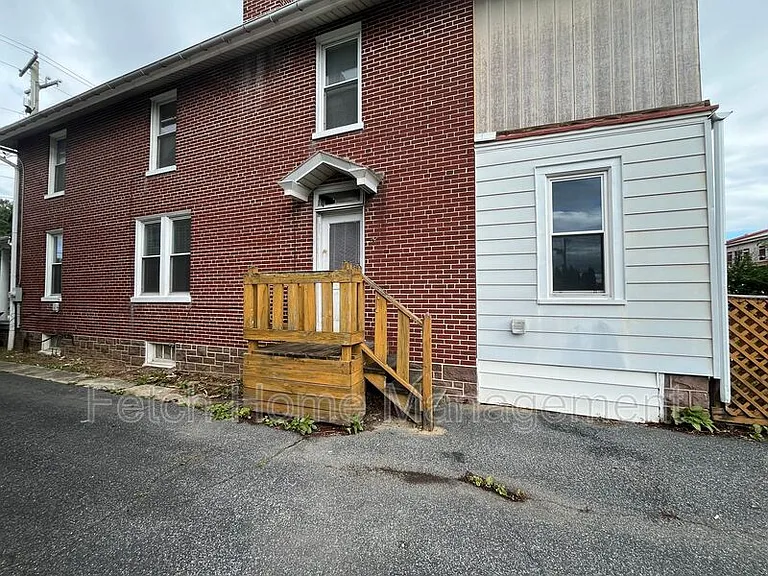 23 S Custer Ave — Photo 21