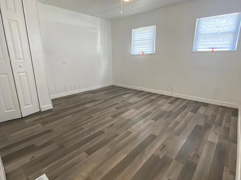 1823 SW College St — Photo 10