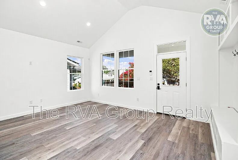3 bed, 2.5 bath, 1172 sqft, $2,395 — Photo 3