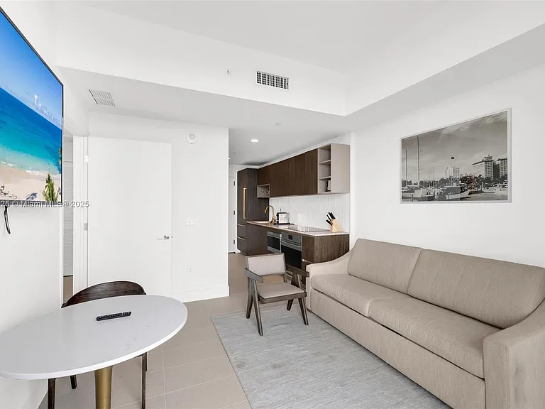 601 NE 1st Avenue 4814 #LPH — Photo 5