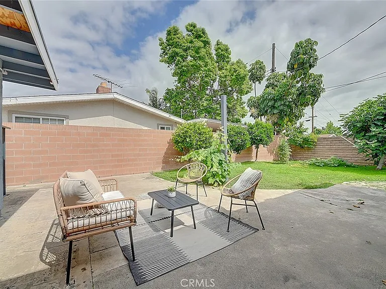 2044 W Spruce Ave — Photo 45