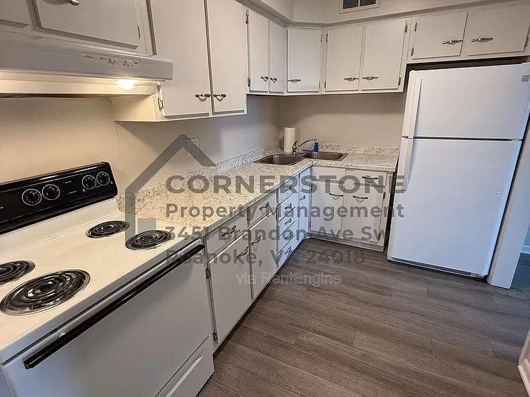 6500 Carefree Ln #12 — Photo 2