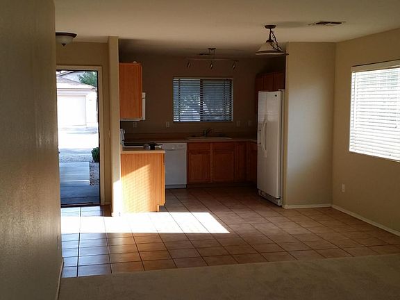 4th image of 1842 E Cowboy Cove Trl