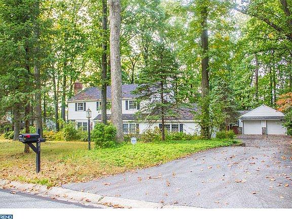 2nd image of 581 Westwood Dr
