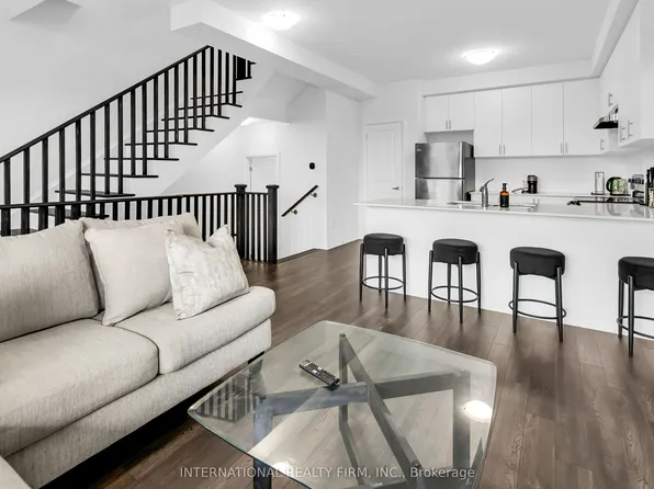 148 Turnberry Ln, Barrie, ON L9J 0M3