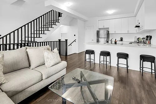 148 Turnberry Ln Photo 1