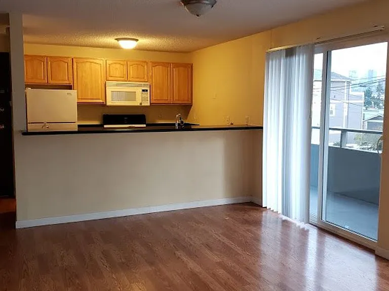 1001 Taylor Ave N — Photo 18