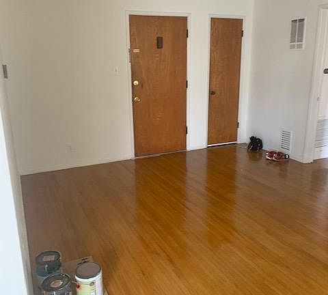 2nd image of 932 N Curson Ave APT 1