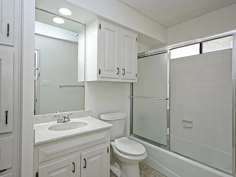 105 Crescent Blf — Photo 22