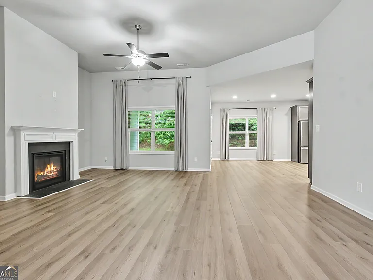 270 Southridge — Photo 7