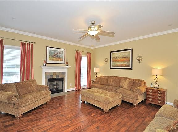5th image of 2006 Earl Pearce Cir