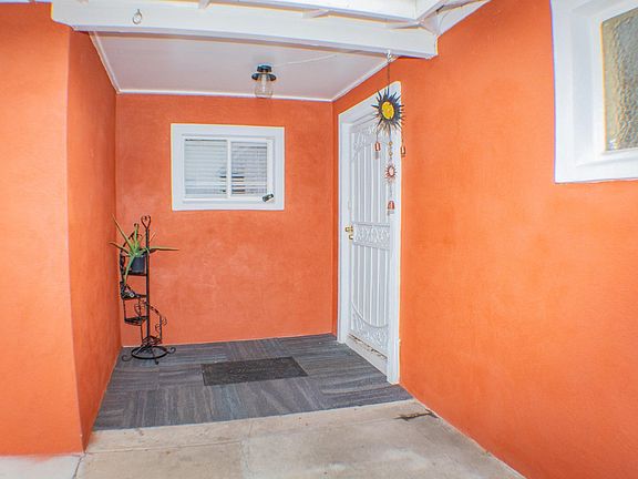 3rd image of 5619 W Mariposa St