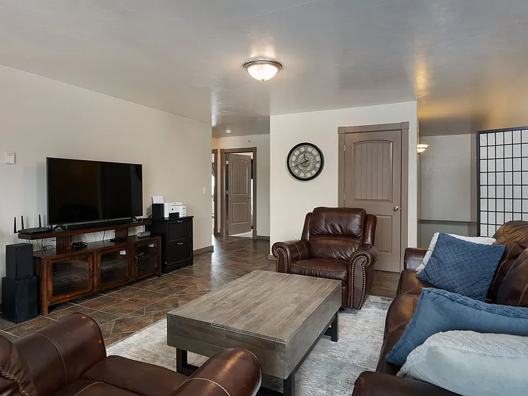 1132 Cruiser Ln #F — Photo 6