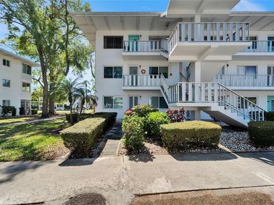 8454 111th St APT 201, Seminole, FL, 33772