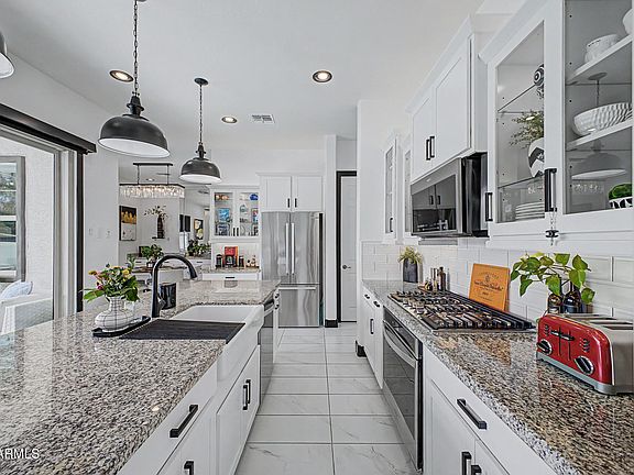 5th image of 1951 E LANTANA Drive