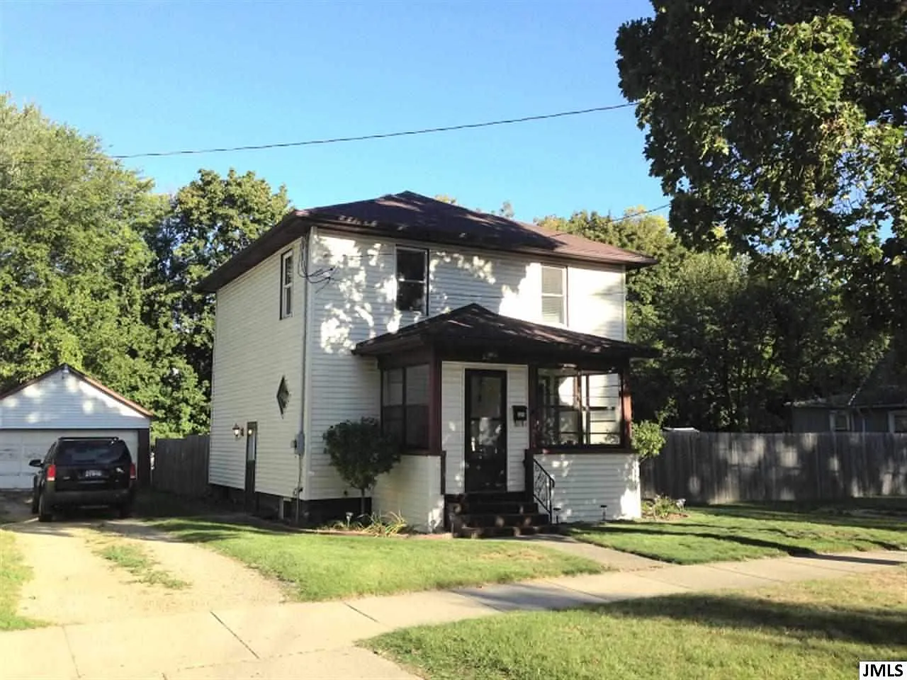 321 Bates St photo 1