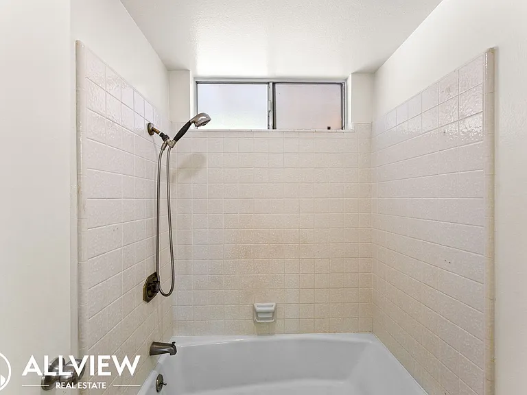 21 Stillwater — Photo 36