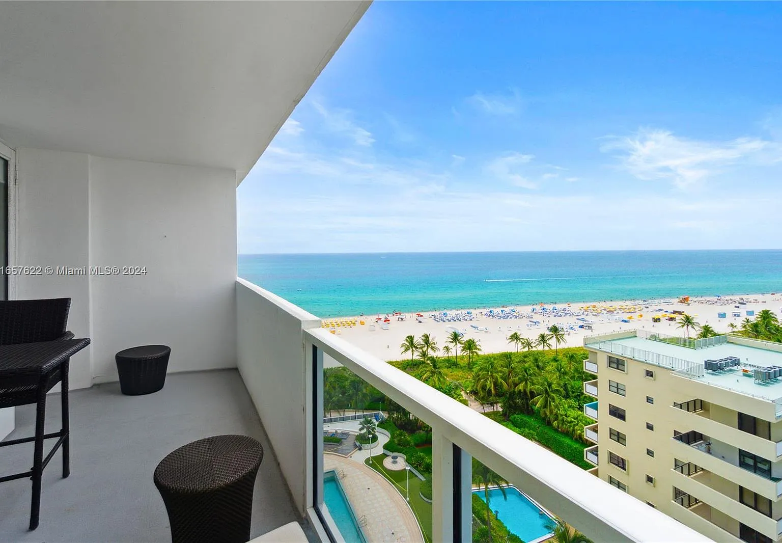 The Decoplage Condo — Photo 2