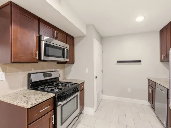 381 Communipaw Avenue image 6 of 23