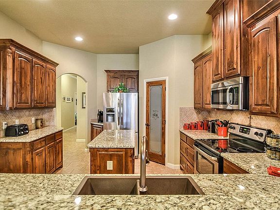 2nd image of 4428 Logan Cir