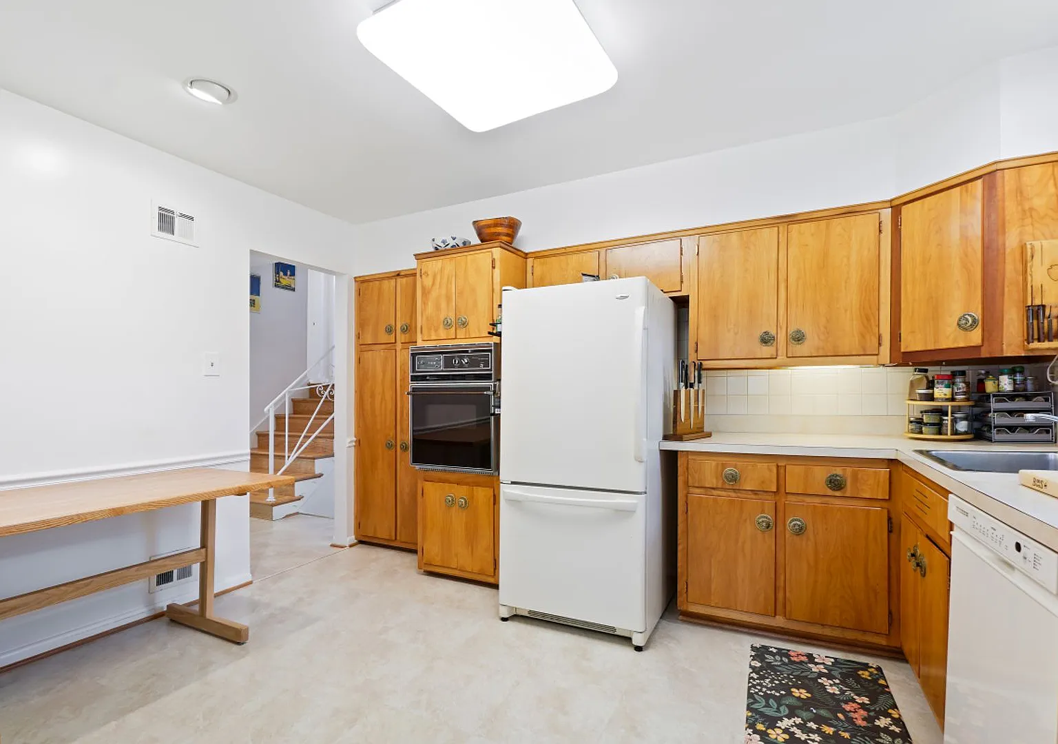Spacious 4 Bedroom 3 Bath Split Level Home On Large Lot In Rosemary Hills! — Photo 4