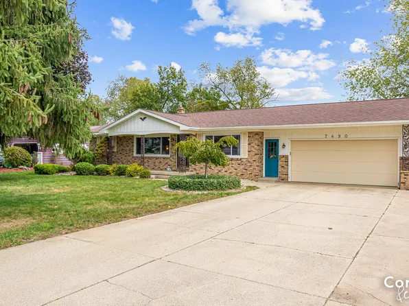 7490 N Garden Ct, Jenison, MI 49428