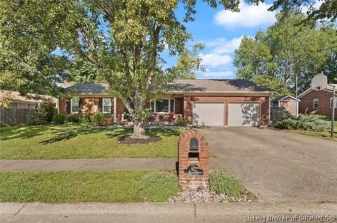 917 Brentwood Ct — Photo 12