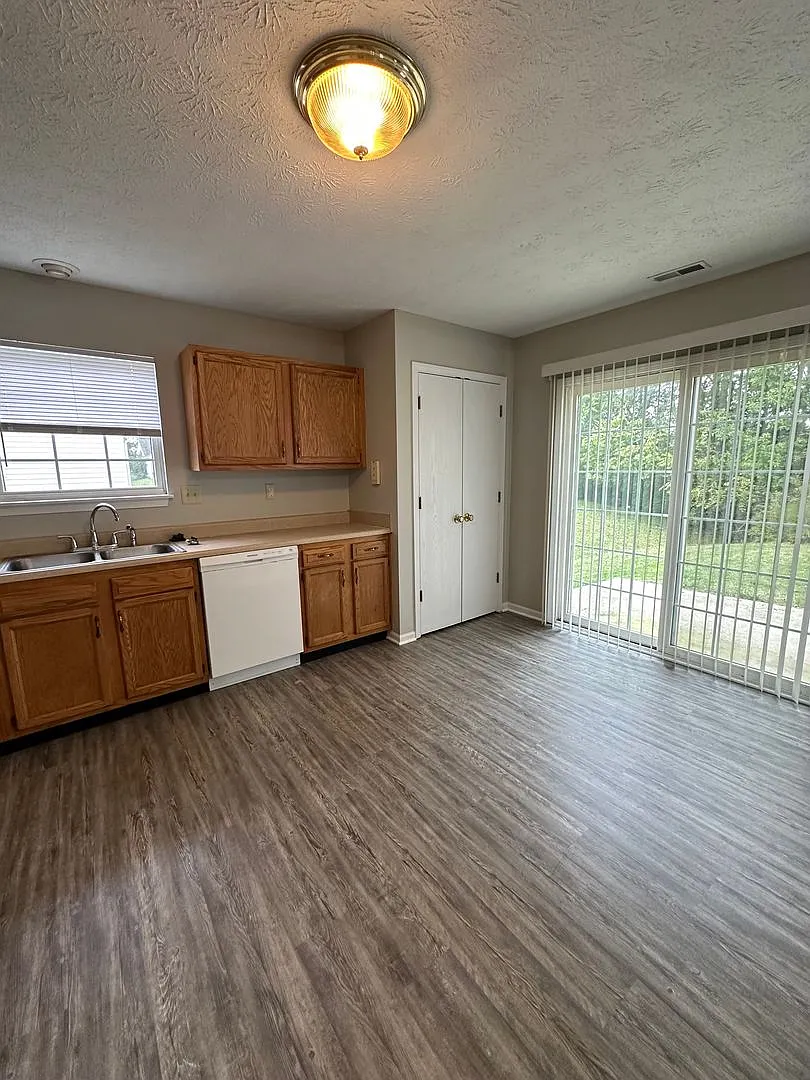 3 Bedroom Home in West Lafayette — Photo 3