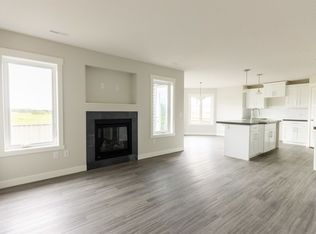 9521 88th St #1A, Grande Prairie, AB T8X0N3