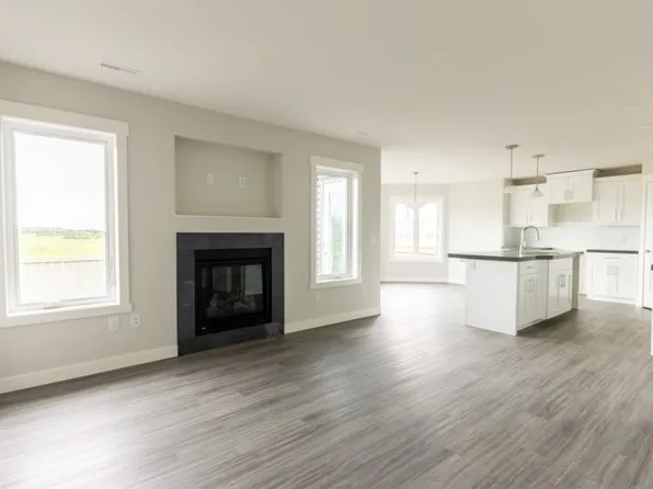 9521 88th St #1A, Grande Prairie, AB T8X 0N3
