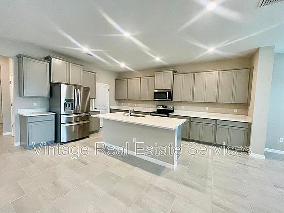 5th image of 6004 Wandering Willow Dr