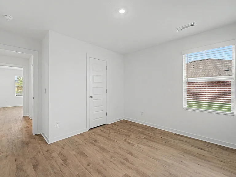 541 Nevada St — Photo 13