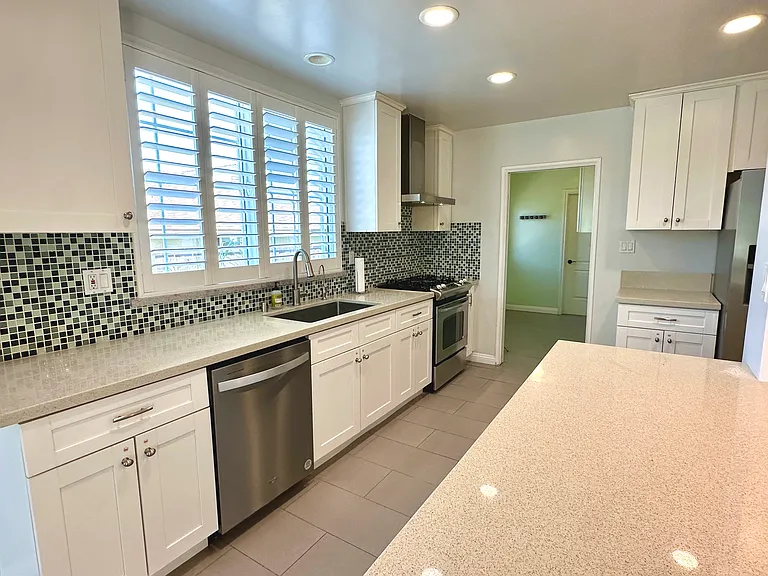 248 Bloom Dr — Photo 8