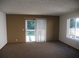 390 Oak Harbor Ct, Holland, MI 49424
