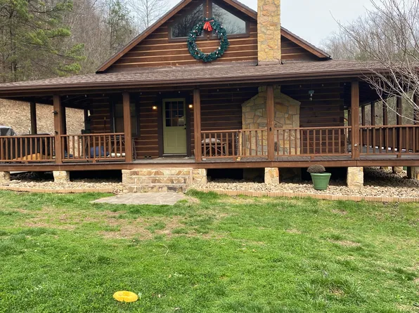 440 Frank Vanhoose Br, Stambaugh, KY 41257