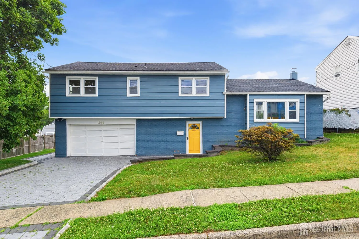 4 bed, 3.0 bath, 1782 sqft, $4,050 — Photo 1