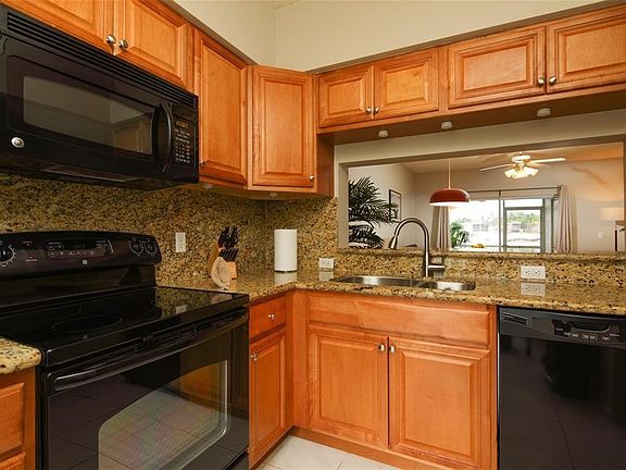 3rd image of 16749 Hemingway Drive #16749