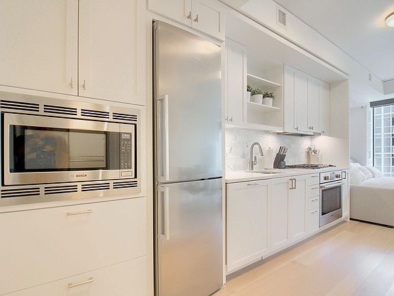 5th image of 1750 Wewatta St APT 1003