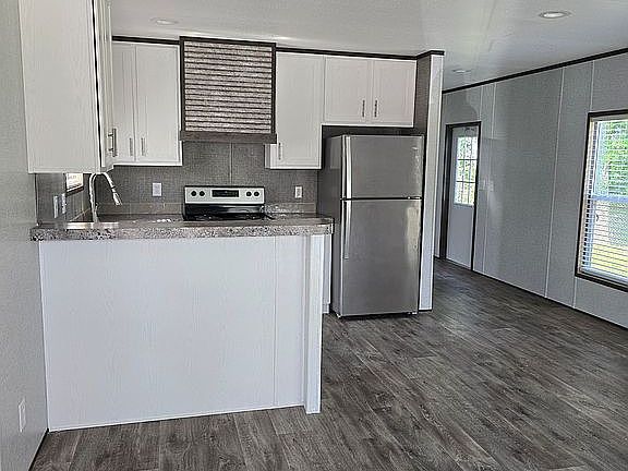 5th image of 3400 Robinson Dr #36