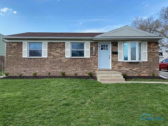 2nd image of 4250 Dahlia Dr