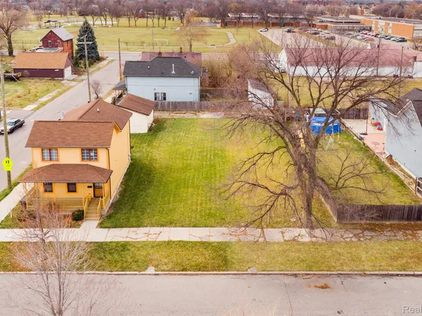 3313 Harrison St, Detroit, MI 48208