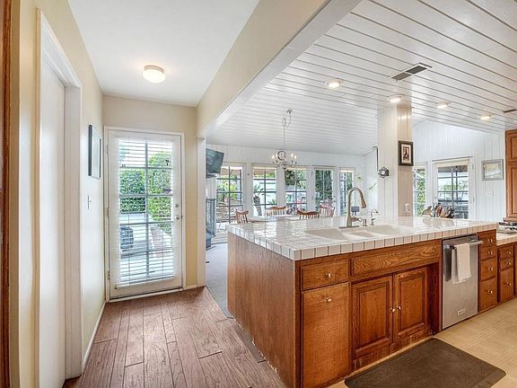 5th image of 2301 Ivy Rd