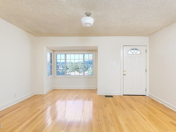 5th image of 6214 Roy St