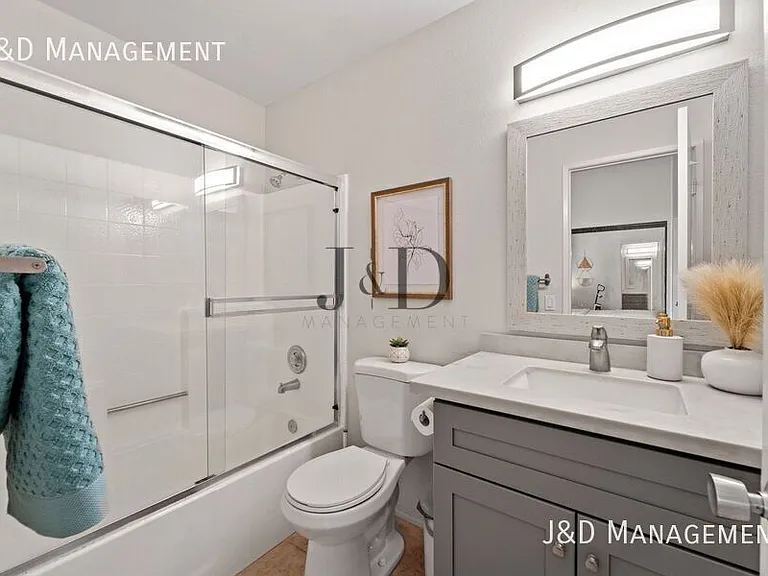 3935 32nd St #5 — Photo 9