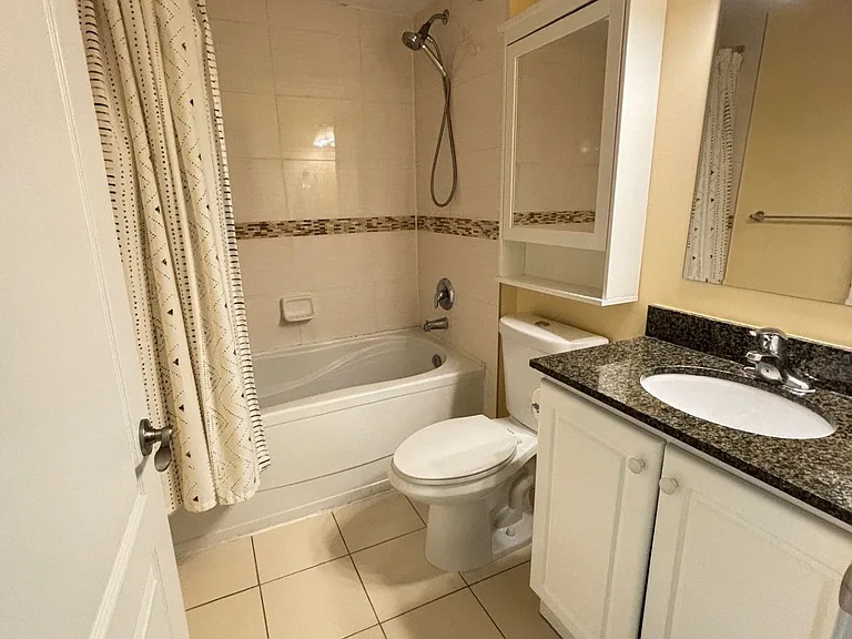 263 Wellington St W #905 — Photo 11