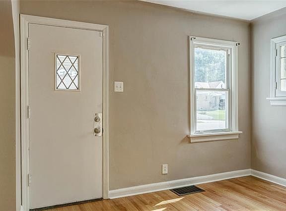 2nd image of 50 Lemay Gardens Dr
