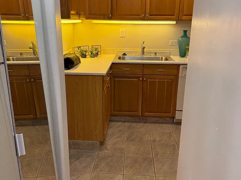 1560 Kanunu St #805 — Photo 3