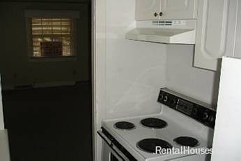 Another kitchen view; this doo