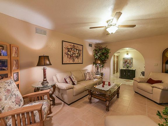 5th image of 2401 N Calle De Maurer